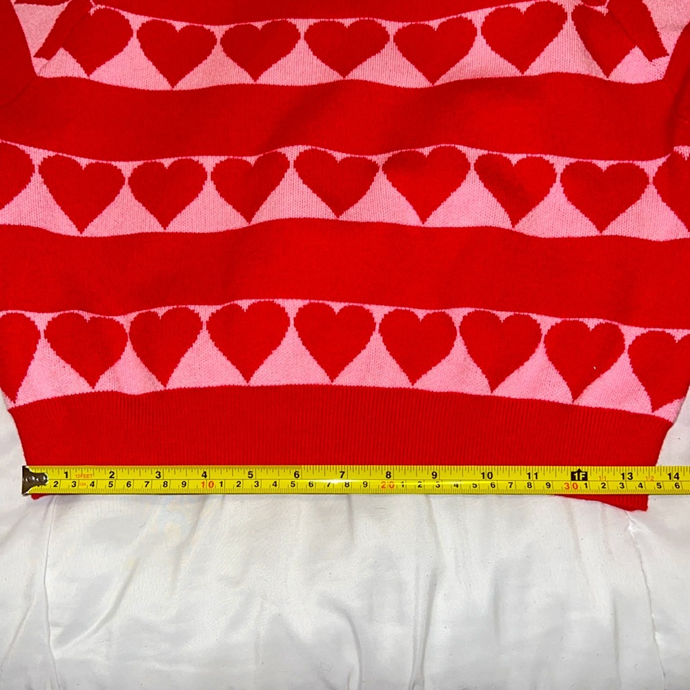 Red Heart Pattern Semi-Cropped Sweater - Picture 5 of 6